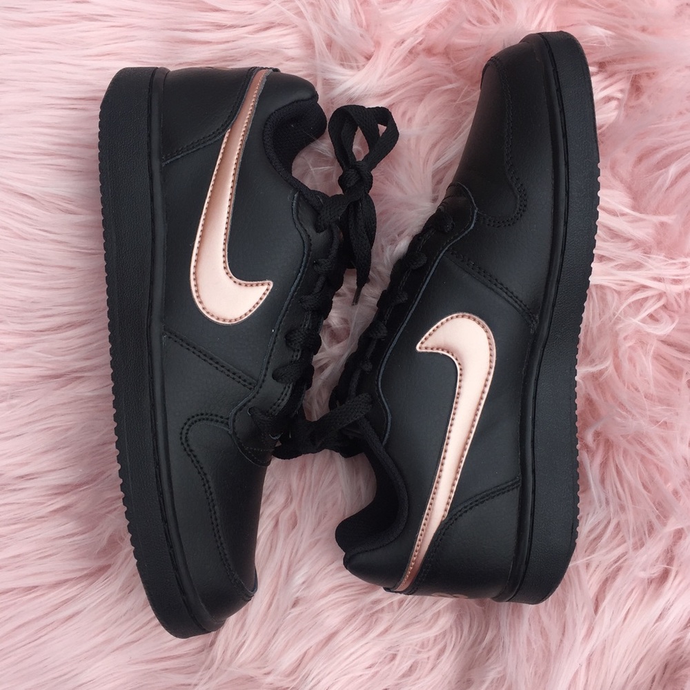 New Nike Women’s Sneakers Black/Rose Gold - Picture 3 of 5
